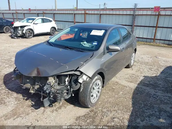 5YFBURHE6KP916952 2019 TOYOTA COROLLA - Image 2