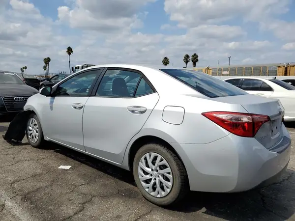 5YFBURHE6KP923951 2019 TOYOTA COROLLA - Image 2