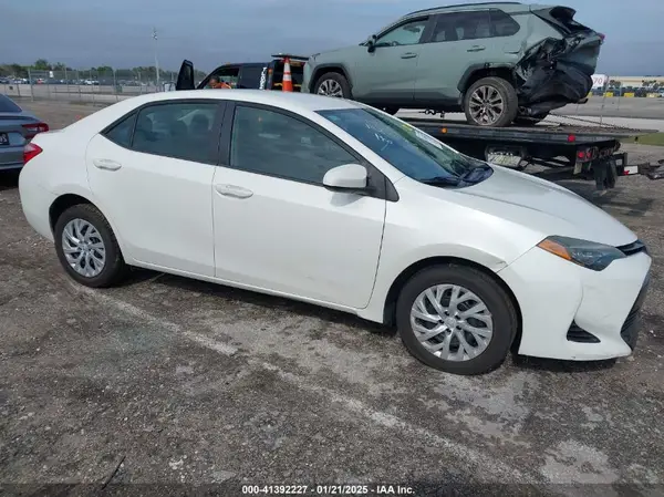 5YFBURHE6KP925361 2019 TOYOTA COROLLA - Image 1
