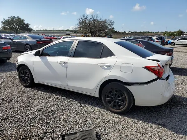 5YFBURHE6KP929670 2019 TOYOTA COROLLA - Image 2