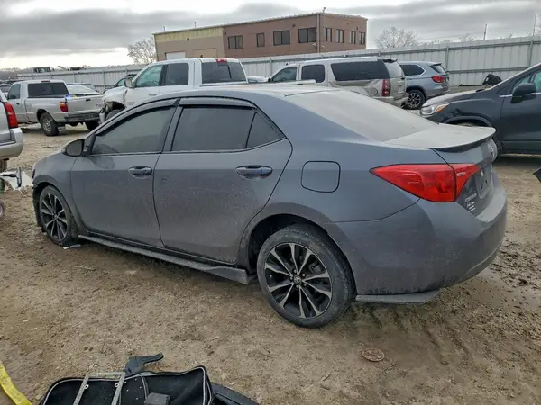 5YFBURHE6KP934058 2019 TOYOTA COROLLA - Image 2
