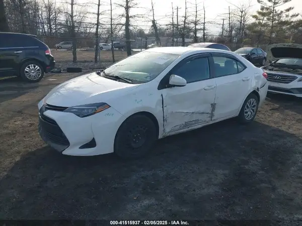 5YFBURHE6KP941026 2019 TOYOTA COROLLA - Image 2