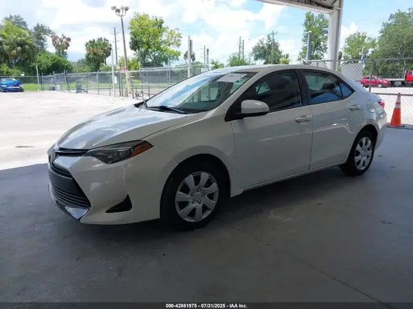 5YFBURHE6KP941169 2019 TOYOTA COROLLA - Image 2
