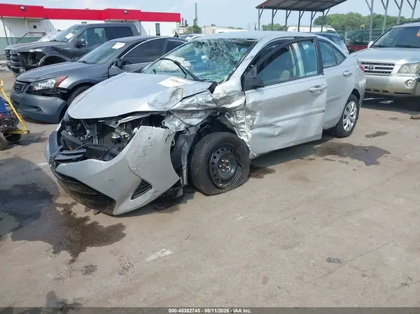 5YFBURHE6KP942421 2019 TOYOTA COROLLA - Image 2