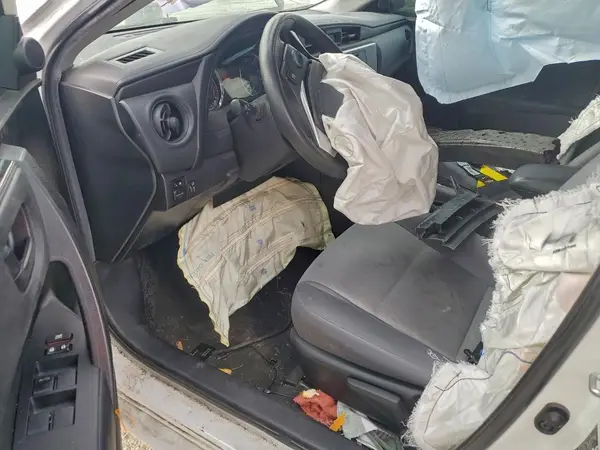 5YFBURHE6KP943021 2019 TOYOTA COROLLA - Image 8
