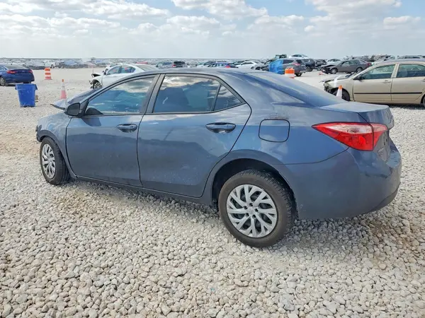 5YFBURHE6KP945559 2019 TOYOTA COROLLA - Image 2