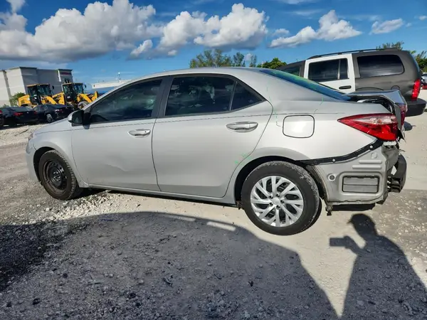 5YFBURHE6KP947294 2019 TOYOTA COROLLA - Image 2