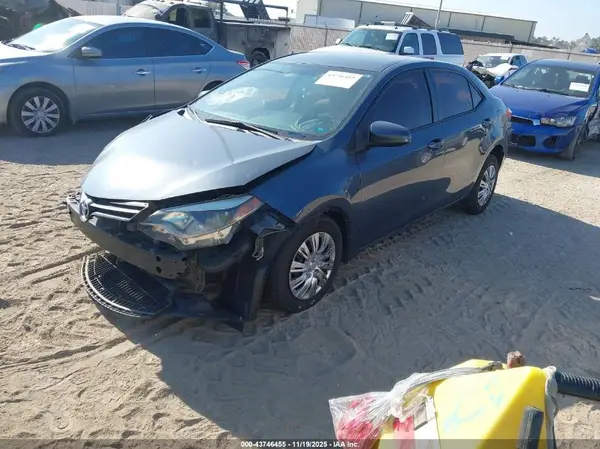 5YFBURHE7GP370444 2016 TOYOTA COROLLA - Image 2