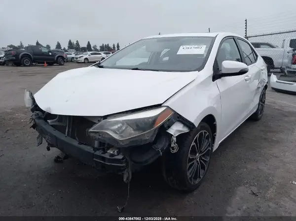 5YFBURHE7GP374896 2016 TOYOTA COROLLA - Image 2