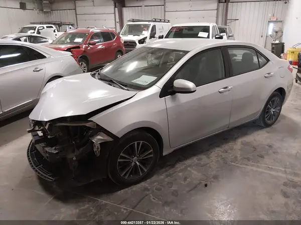 5YFBURHE7GP379841 2016 TOYOTA COROLLA - Image 2