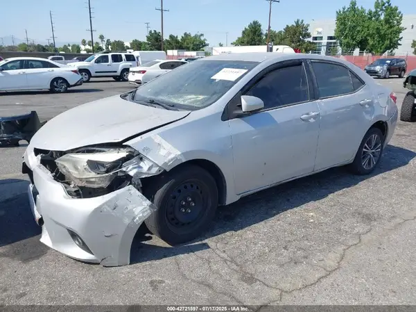 5YFBURHE7GP385526 2016 TOYOTA COROLLA - Image 2