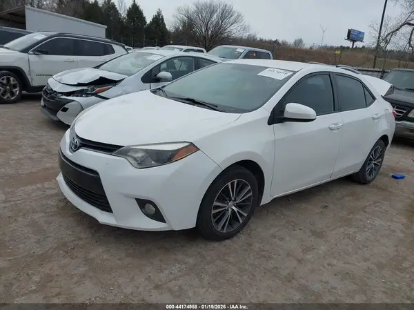 5YFBURHE7GP385977 2016 TOYOTA COROLLA - Image 2