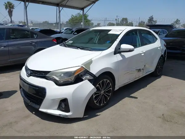 5YFBURHE7GP389074 2016 TOYOTA COROLLA - Image 2