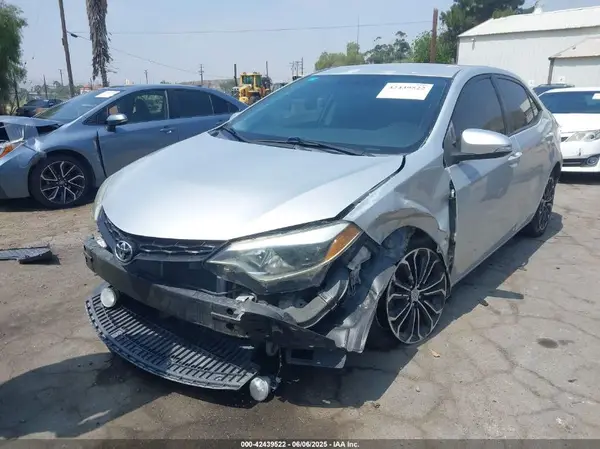 5YFBURHE7GP405192 2016 TOYOTA COROLLA - Image 2