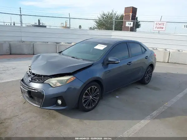 5YFBURHE7GP412627 2016 TOYOTA COROLLA - Image 2