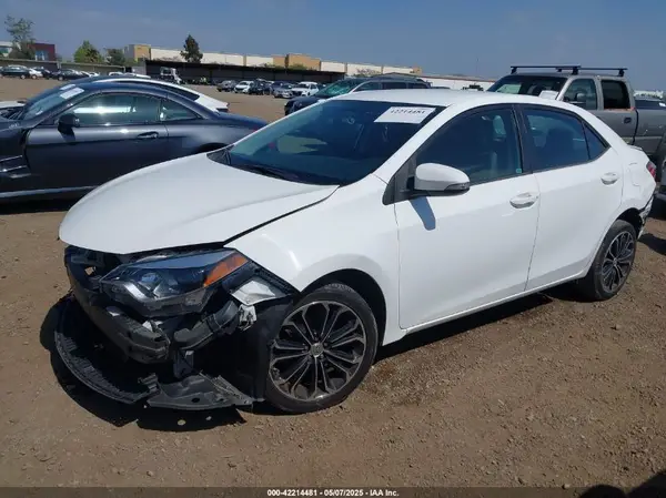 5YFBURHE7GP429363 2016 TOYOTA COROLLA - Image 2