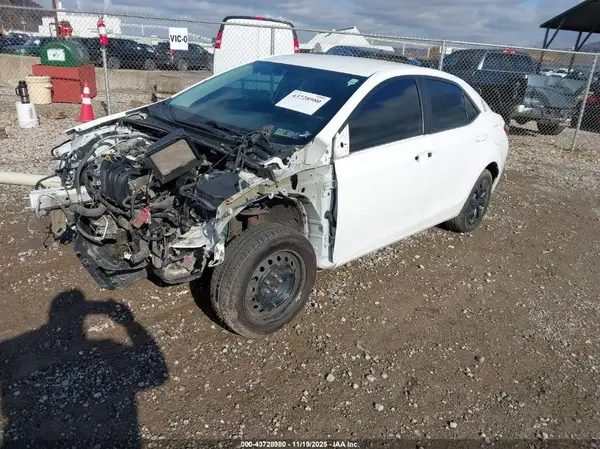 5YFBURHE7GP435938 2016 TOYOTA COROLLA - Image 2