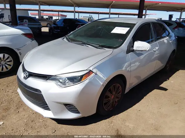 5YFBURHE7GP447877 2016 TOYOTA COROLLA - Image 2