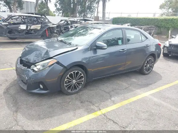 5YFBURHE7GP477817 2016 TOYOTA COROLLA - Image 2