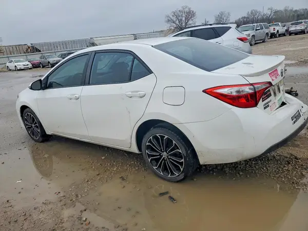 5YFBURHE7GP477882 2016 TOYOTA COROLLA - Image 2