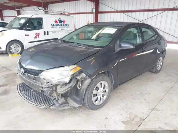5YFBURHE7GP516034 2016 TOYOTA COROLLA - Image 2