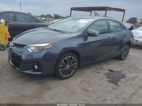 5YFBURHE7GP516938 2016 TOYOTA COROLLA - Image 2