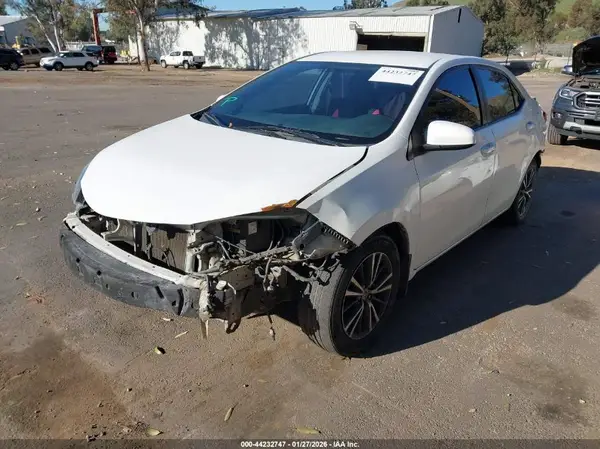 5YFBURHE7GP546425 2016 TOYOTA COROLLA - Image 2