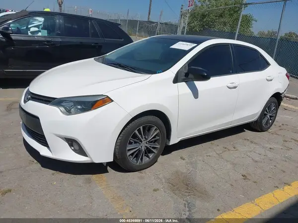 5YFBURHE7GP551365 2016 TOYOTA COROLLA - Image 2