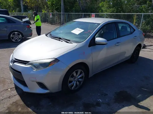 5YFBURHE7GP557618 2016 TOYOTA COROLLA - Image 2