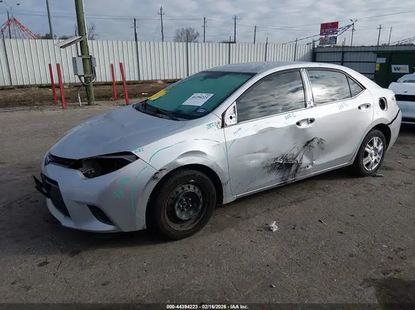 5YFBURHE7GP558221 2016 TOYOTA COROLLA - Image 2