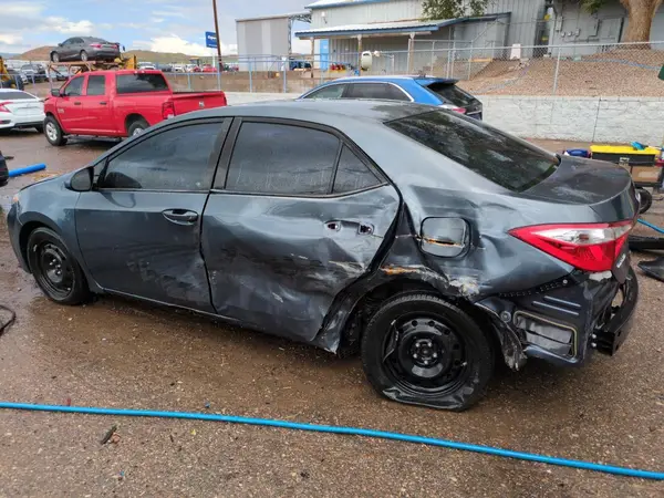 5YFBURHE7GP560647 2016 TOYOTA COROLLA - Image 2