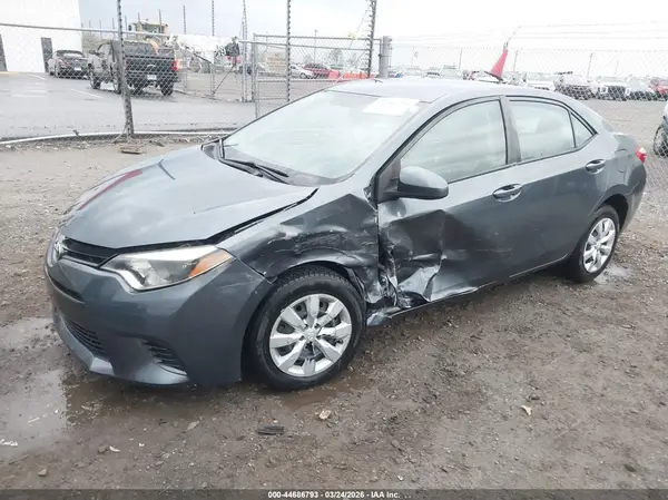 5YFBURHE7GP563998 2016 TOYOTA COROLLA - Image 2