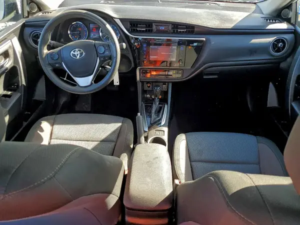 5YFBURHE7HP570497 2017 TOYOTA COROLLA - Image 8