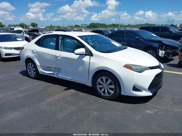 5YFBURHE7HP570516 2017 TOYOTA COROLLA - Image 1
