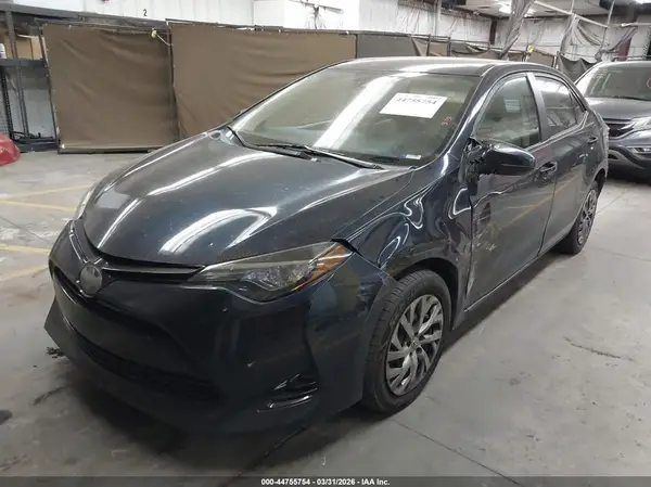 5YFBURHE7HP570533 2017 TOYOTA COROLLA - Image 2