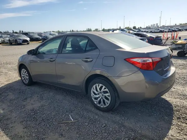 5YFBURHE7HP570922 2017 TOYOTA COROLLA - Image 2