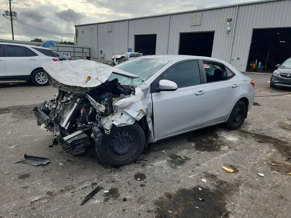 5YFBURHE7HP571696 2017 TOYOTA COROLLA - Image 1