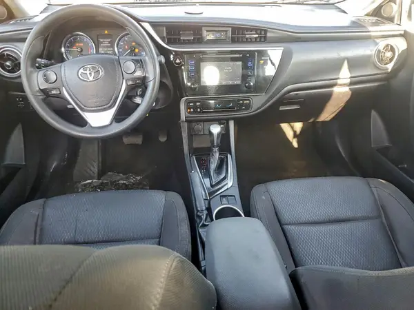 5YFBURHE7HP572220 2017 TOYOTA COROLLA - Image 8