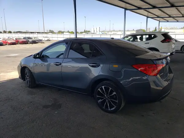 5YFBURHE7HP572797 2017 TOYOTA COROLLA - Image 2