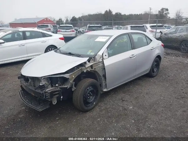 5YFBURHE7HP573514 2017 TOYOTA COROLLA - Image 2