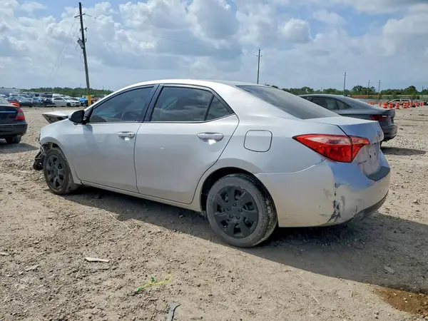 5YFBURHE7HP575652 2017 TOYOTA COROLLA - Image 2