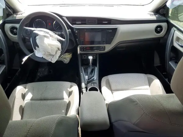 5YFBURHE7HP575652 2017 TOYOTA COROLLA - Image 8