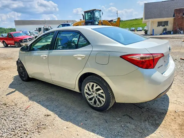 5YFBURHE7HP576414 2017 TOYOTA COROLLA - Image 2