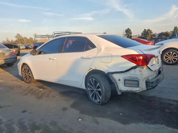5YFBURHE7HP577188 2017 TOYOTA COROLLA - Image 2