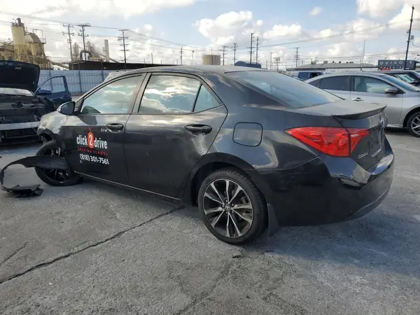 5YFBURHE7HP580110 2017 TOYOTA COROLLA - Image 2
