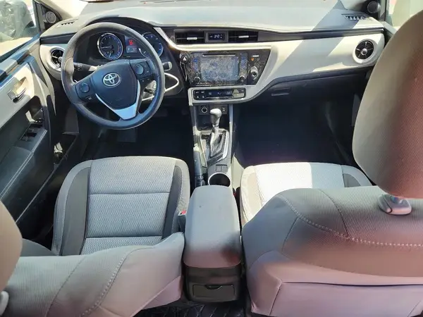 5YFBURHE7HP583654 2017 TOYOTA COROLLA - Image 8