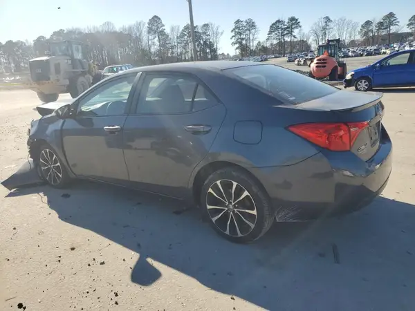 5YFBURHE7HP584545 2017 TOYOTA COROLLA - Image 2