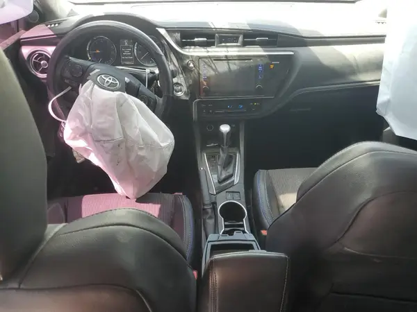 5YFBURHE7HP585260 2017 TOYOTA COROLLA - Image 8