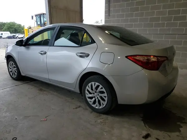 5YFBURHE7HP585436 2017 TOYOTA COROLLA - Image 2