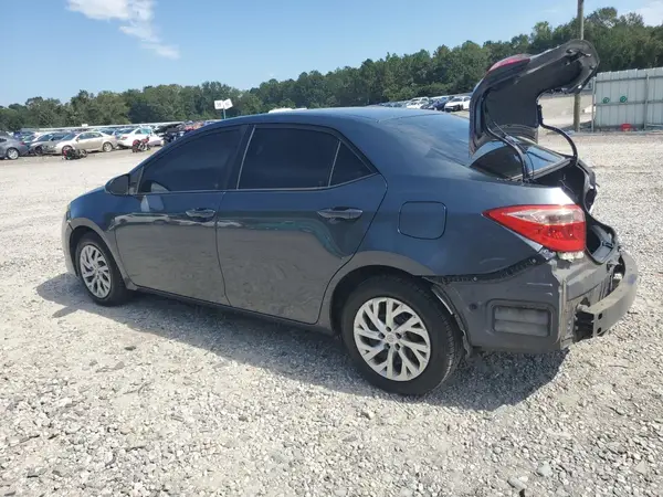 5YFBURHE7HP587008 2017 TOYOTA COROLLA - Image 2